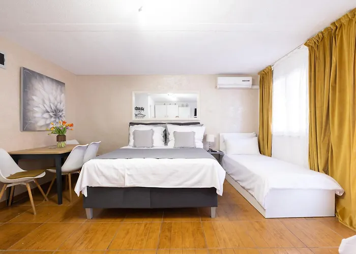 Πανσιόν Rebecca Μακάρσκα