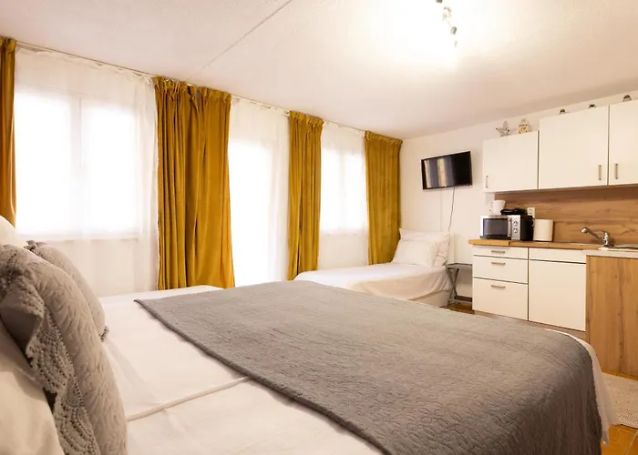 Rebecca Πανσιόν 3*