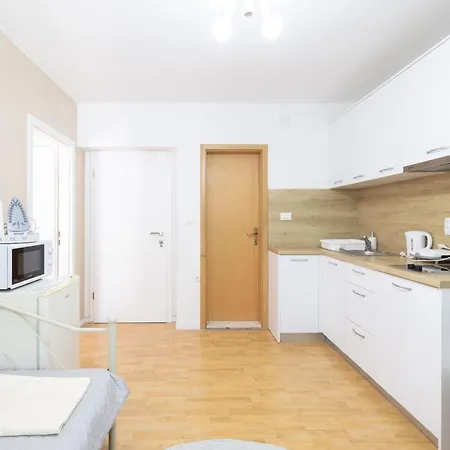 Gasthuis Rebecca Makarska