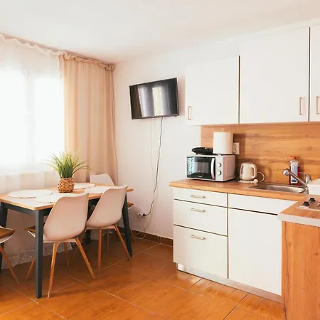 Gostinjska kuća Rebecca 3*