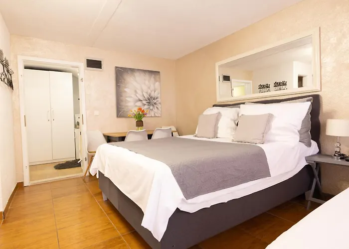 Rebecca בית הארחה מאקרסקה