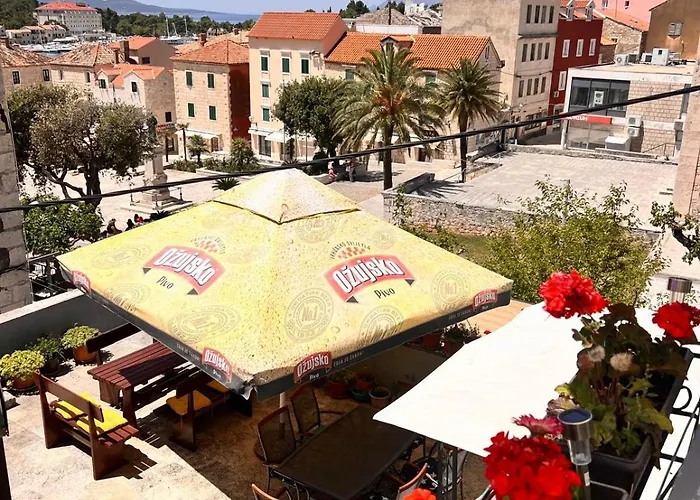 Rebecca בית הארחה מאקרסקה