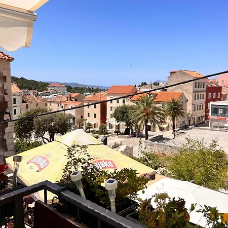 Rebecca Gostinjska kuća 3*